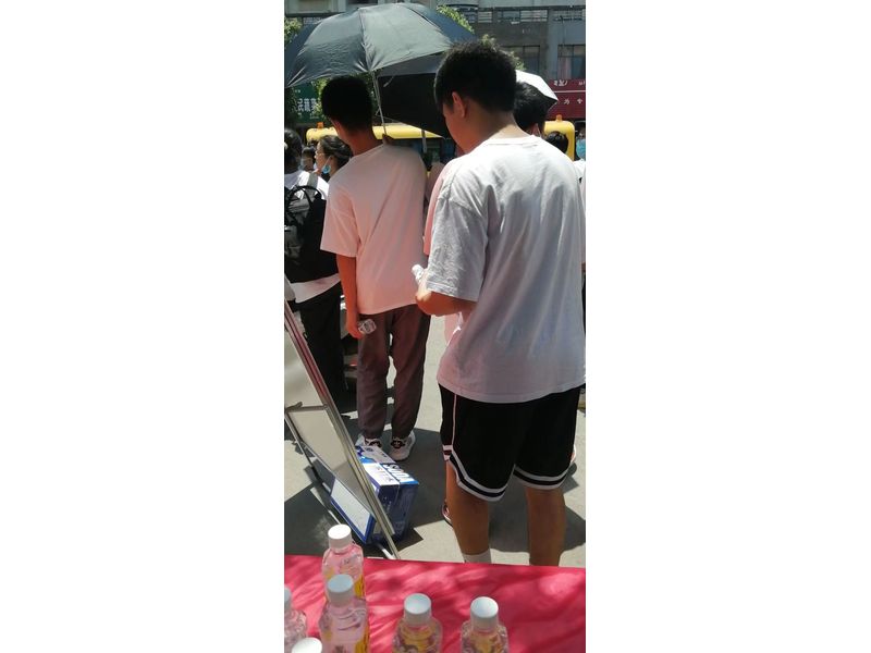 2003网站太阳集团饮品为高考学子助力
